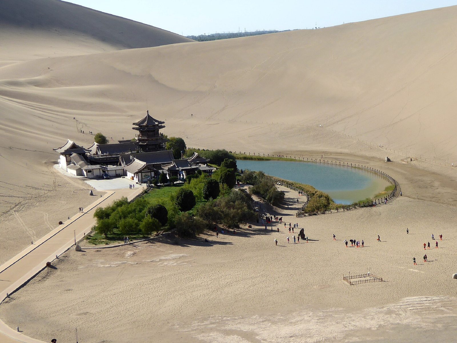 Crescent Moon Spring Yueyaquan Mingshashan Dunhuang Gansu China 敦煌 鸣沙山 月牙泉