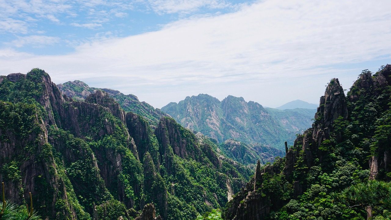 huangshan  mountain range  china  yellow mountain  nature  mount huang  natural scenery  mountain  anhui  landscape