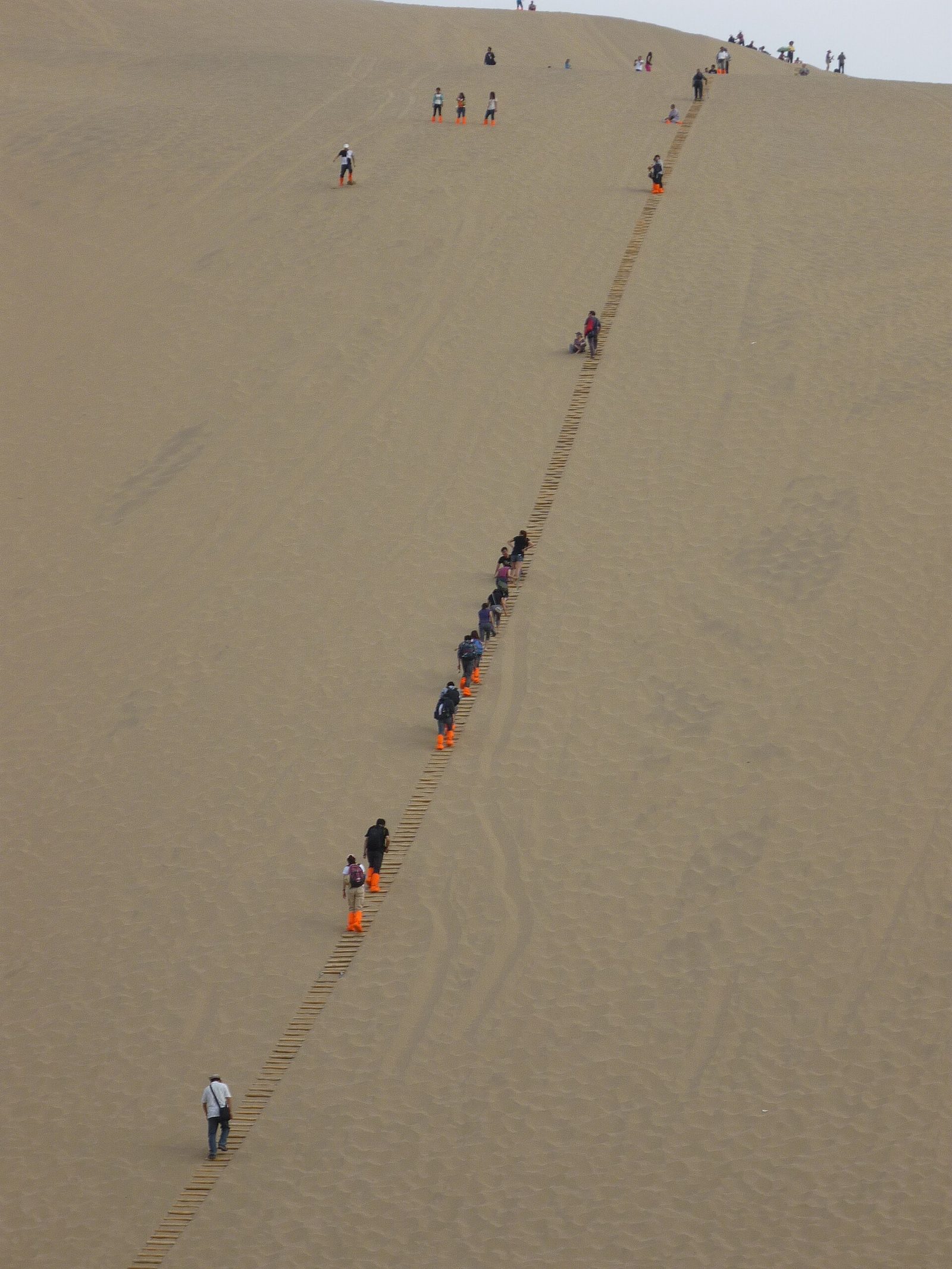 Dūnhuáng (敦煌;炖煌; in ancient times meaning 'Blazing Beacon') is a county-level city in northwestern Gansu province, Western China. It was a major stop on the anc