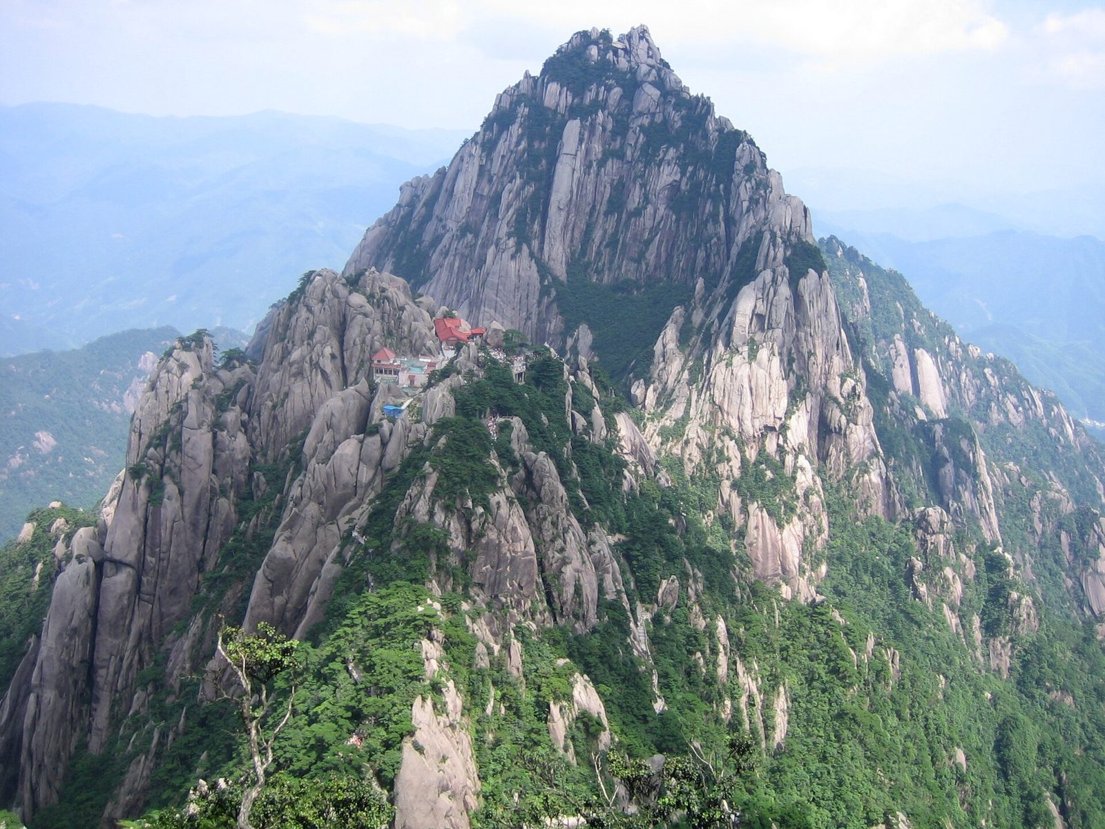 Hotel on the mountain, Huangshan, Anhui, China - 黄山，安徽，中国